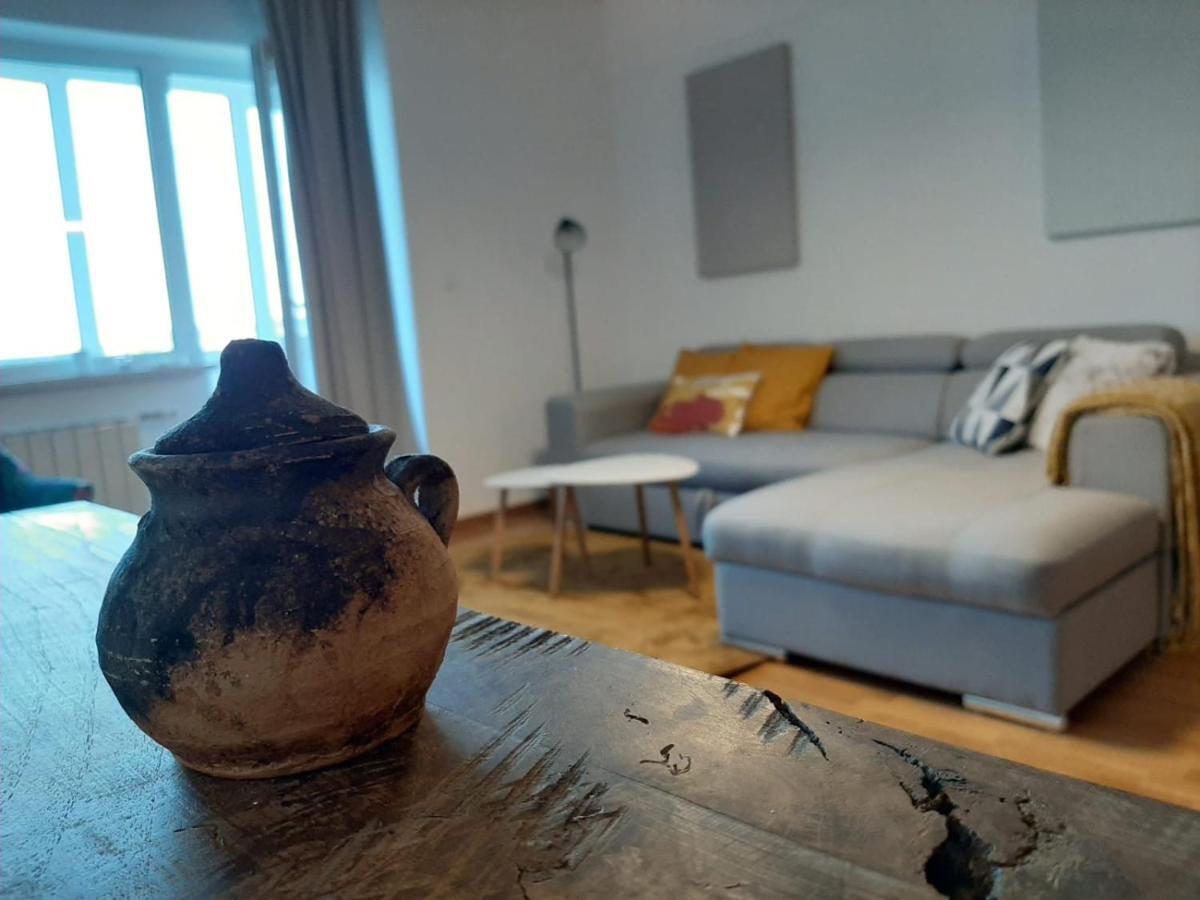 טוזלה Bright, Modern & Cozy Apartment מראה חיצוני תמונה