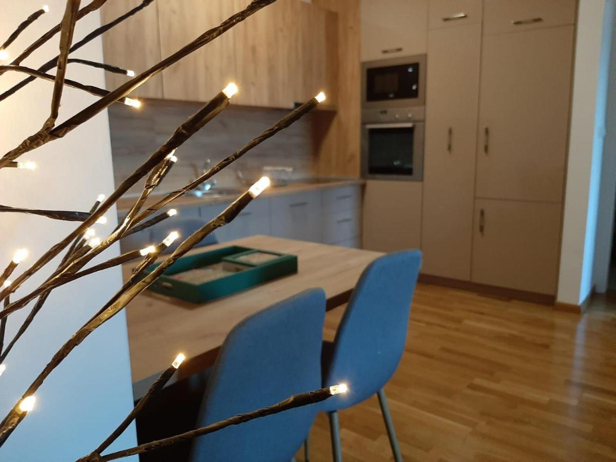טוזלה Bright, Modern & Cozy Apartment מראה חיצוני תמונה
