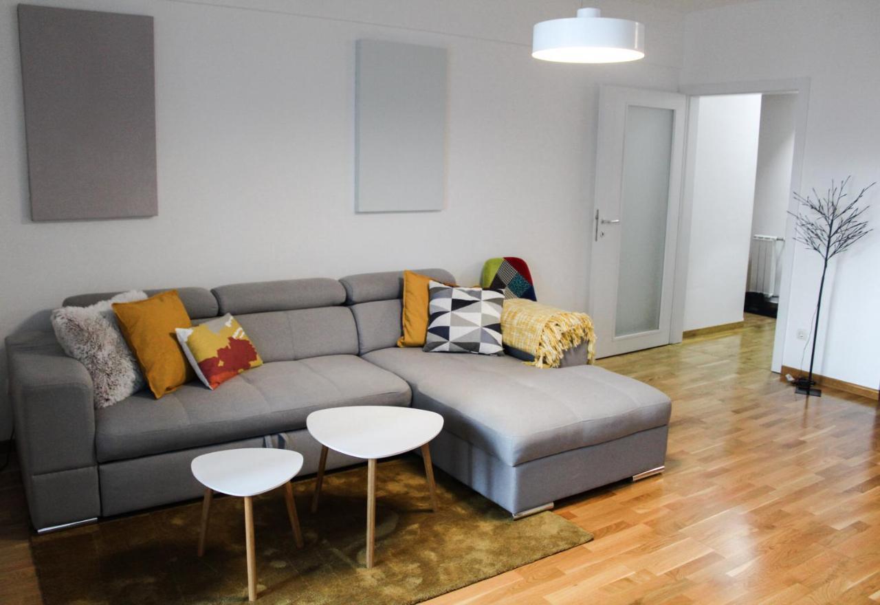 טוזלה Bright, Modern & Cozy Apartment מראה חיצוני תמונה