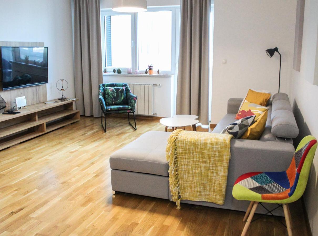 טוזלה Bright, Modern & Cozy Apartment מראה חיצוני תמונה