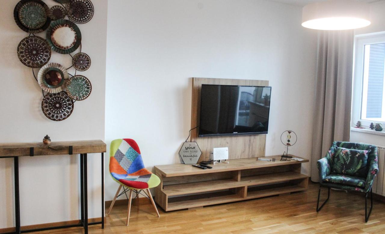 טוזלה Bright, Modern & Cozy Apartment מראה חיצוני תמונה