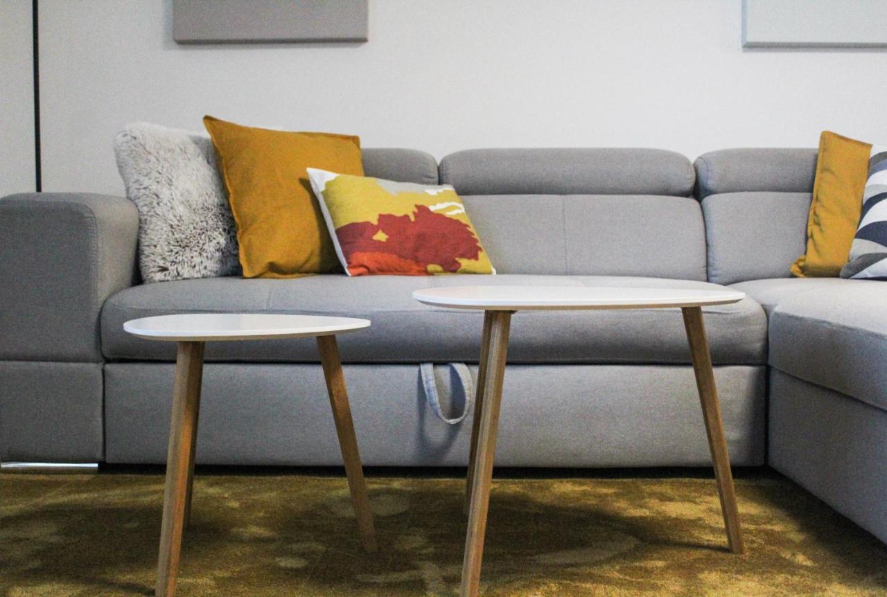 טוזלה Bright, Modern & Cozy Apartment מראה חיצוני תמונה