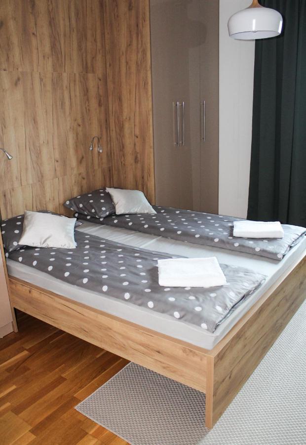 טוזלה Bright, Modern & Cozy Apartment מראה חיצוני תמונה