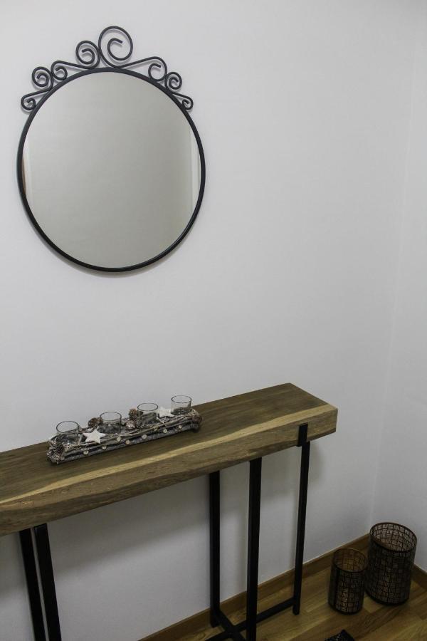 טוזלה Bright, Modern & Cozy Apartment מראה חיצוני תמונה